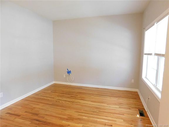 4th image of 92 Cherry Hill Dr #92