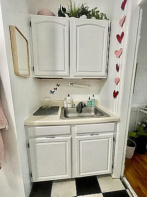 3rd image of 430 E 9th St APT 12