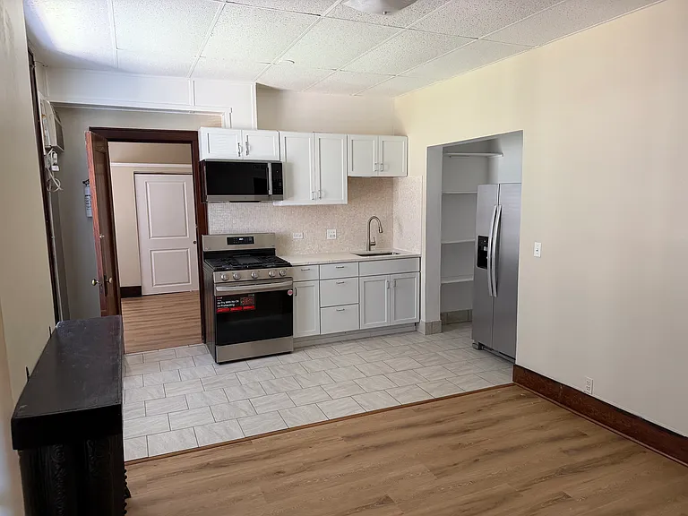 61 S Lincoln Ave #O — Photo 2