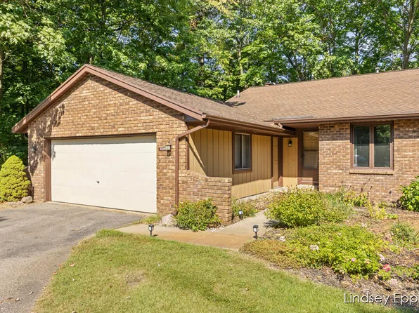 4685 Ottawa Creek Dr, Allendale, MI 49401