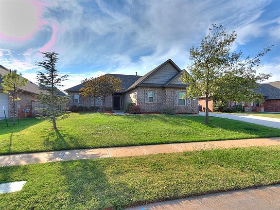 2nd image of 3006 Tara Ln