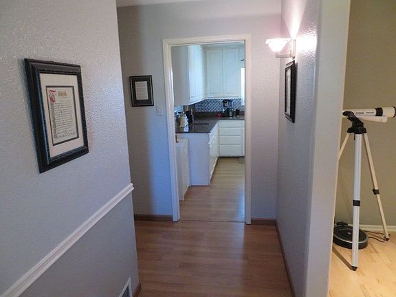 4th image of 3107 Redbud Ave