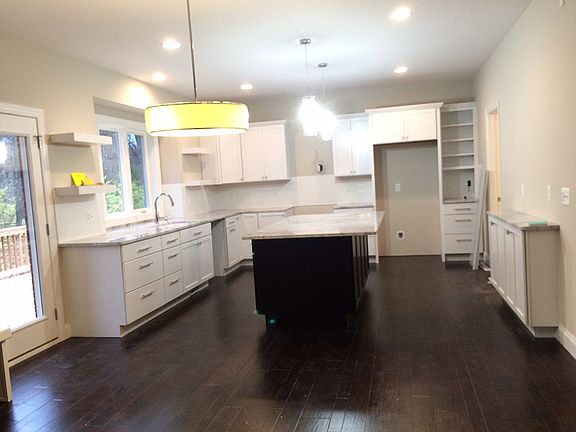 3rd image of 6021 Pinemont Dr