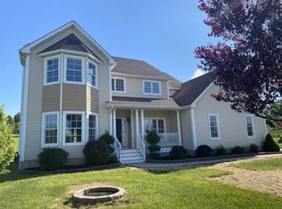 16 Monarch Dr, Hopewell Junction, NY 12533