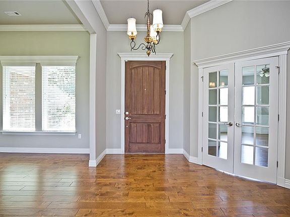 3rd image of 418 Claybrook Dr