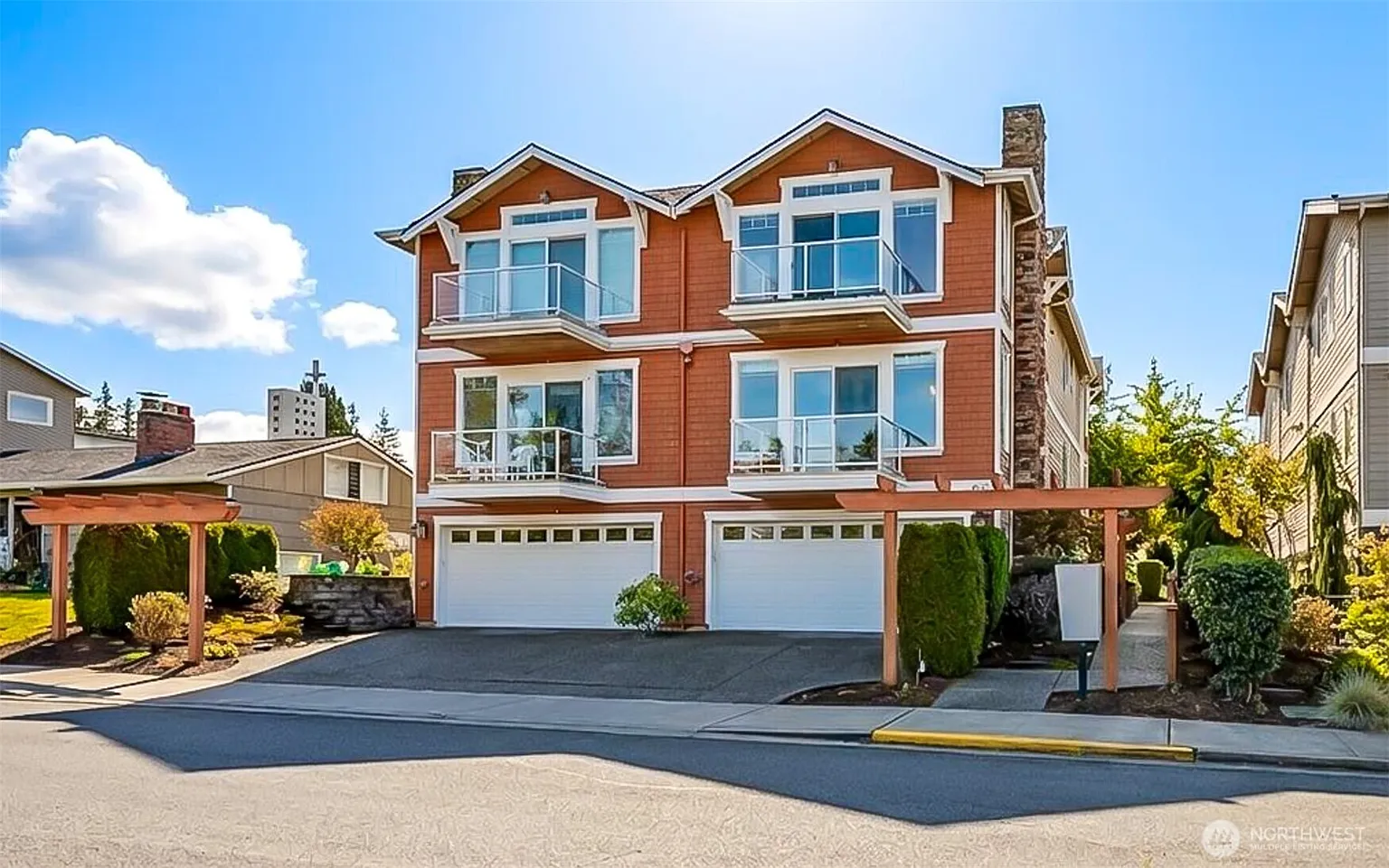 626 Glen Street #201 photo 1