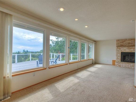 4th image of 10809 Moller Dr NW
