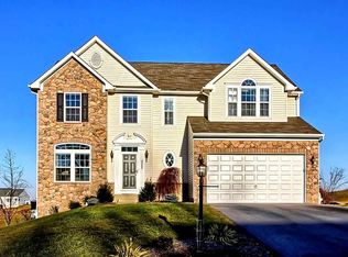 2208 Reservoir Heights Dr, Hanover, PA 17331