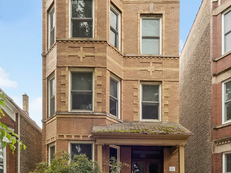 2025 W Walton St #1 — Photo 1