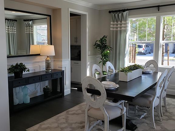 Formal Dining
