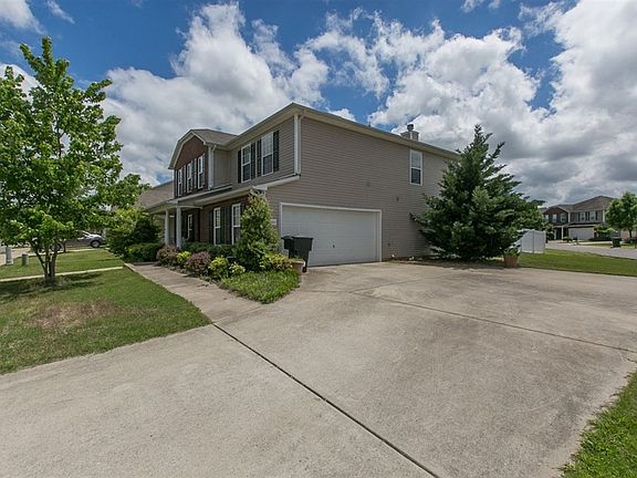 3rd image of 3525 Whitebud Ln