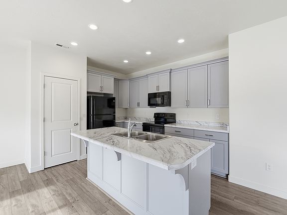 4th image of 4237 W Yuba Park Ct