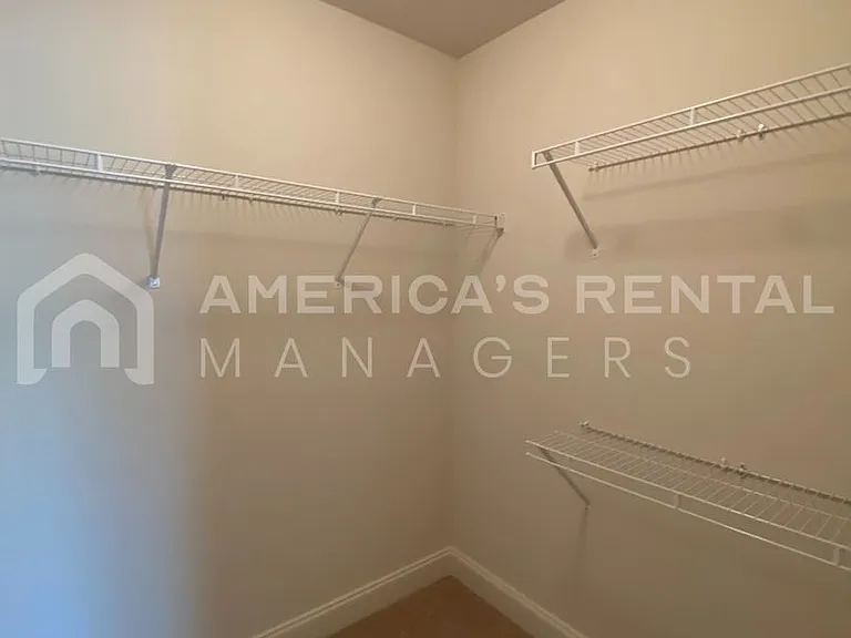 4230 Lochshire Ln — Photo 31