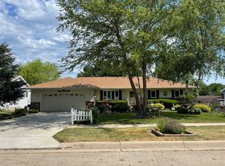 2104 Cimarron Dr, Freeport, IL 61032