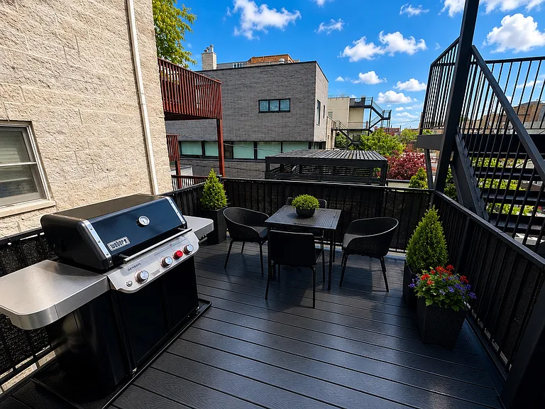 1752 W Augusta Blvd #2 — Photo 6