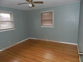 4th image of 135 Jarvis Dr