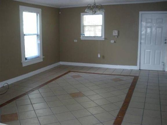 4th image of 3219 Homan Ave