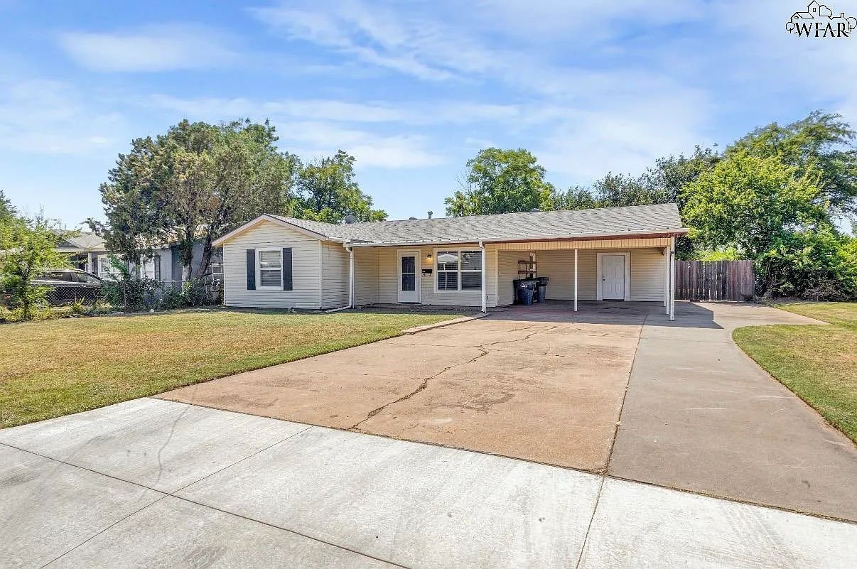 3 bed, 1.5 bath, 1072 sqft, $1,400 — Photo 2