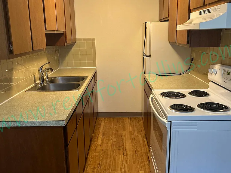 590 W 10th St — Photo 7