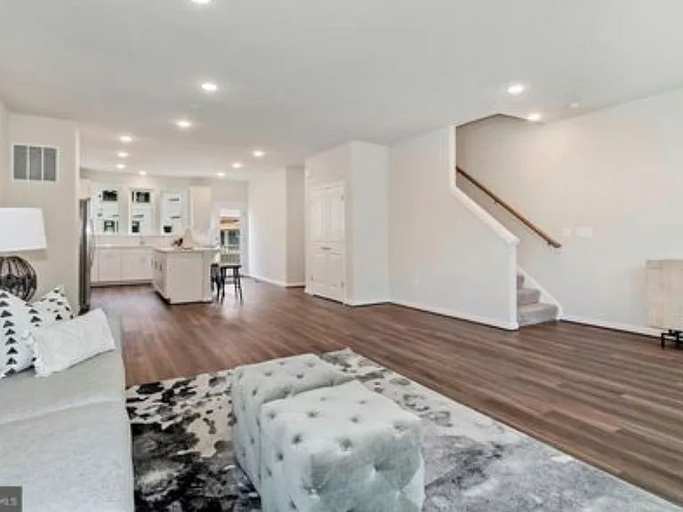 3328 Cormorant Dr — Photo 3
