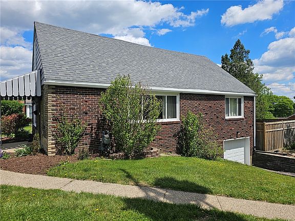 3rd image of 1211 Greentree Rd