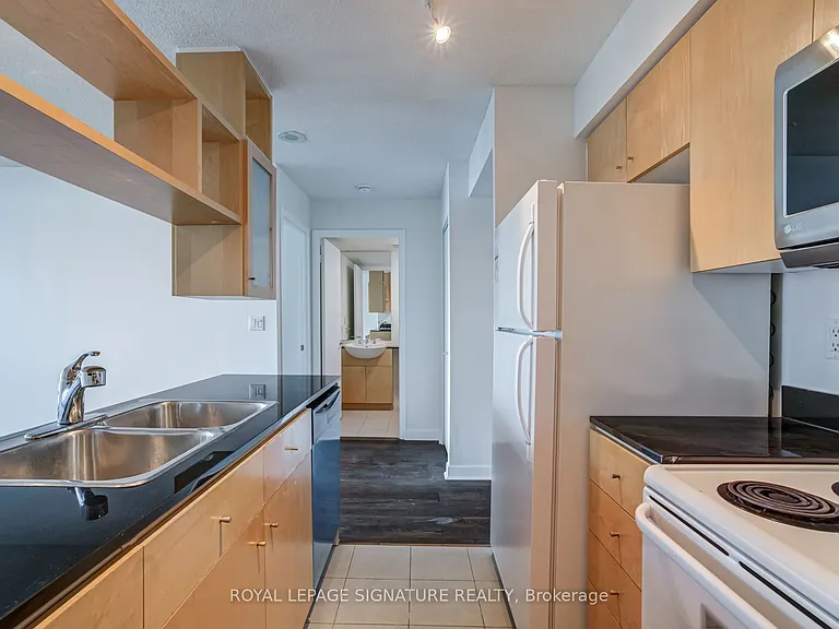 397 Front St W #3608 — Photo 14