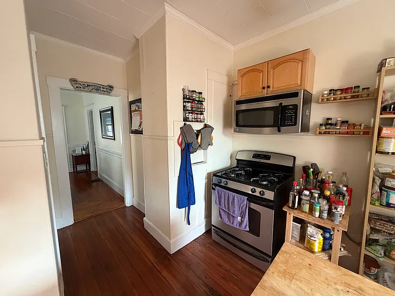 Willow Ave — Photo 10