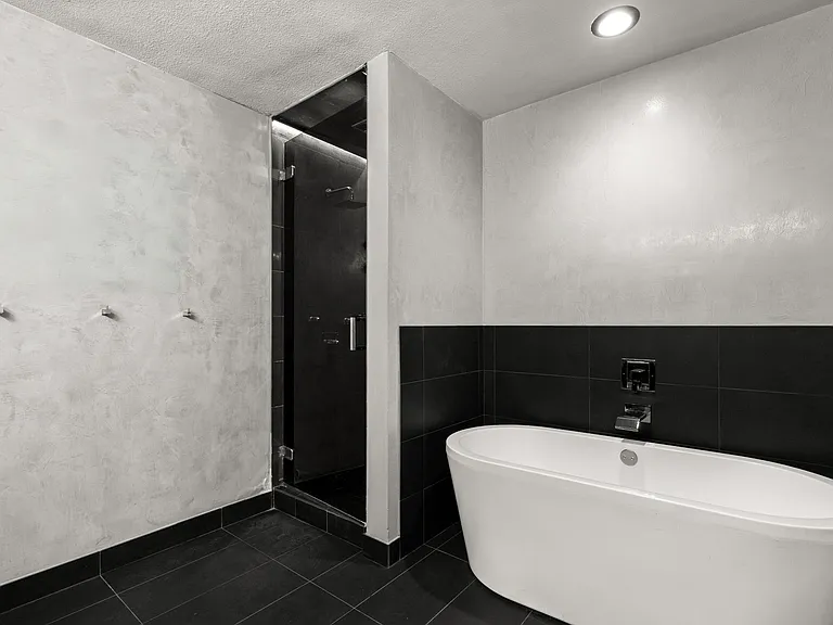 4525 Dean Martin Dr #511 — Photo 28