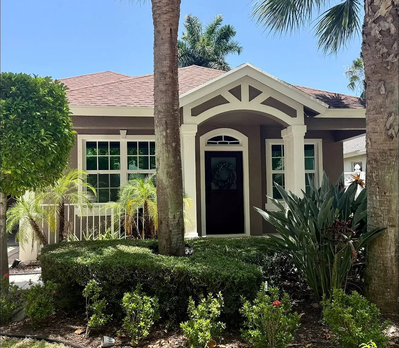 4 bed, 2.0 bath, 2045 sqft, $5,700 — Photo 1
