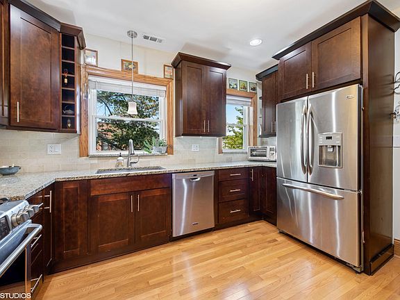 4th image of 5658 W Leland Ave APT 2