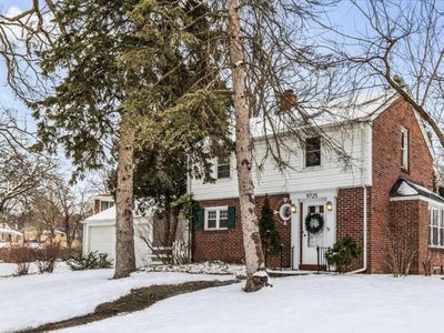 9725 West Hope AVENUE, Wauwatosa, WI, 53222