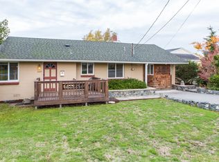 225 SE Oleary St, Oak Harbor, WA 98277