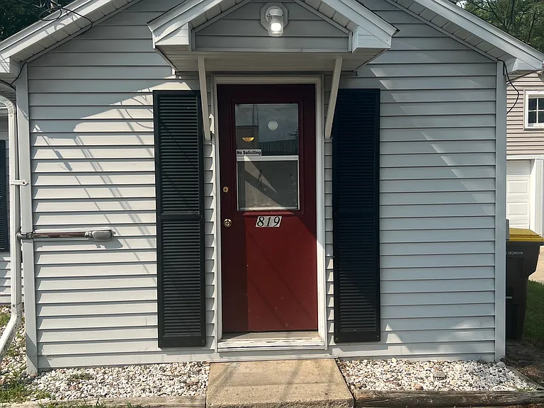 819 Crosslanes St #819 — Photo 1