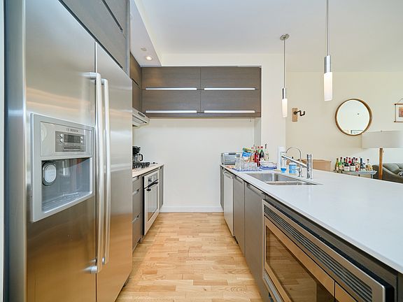 5th image of 545 Washington Ave APT 309