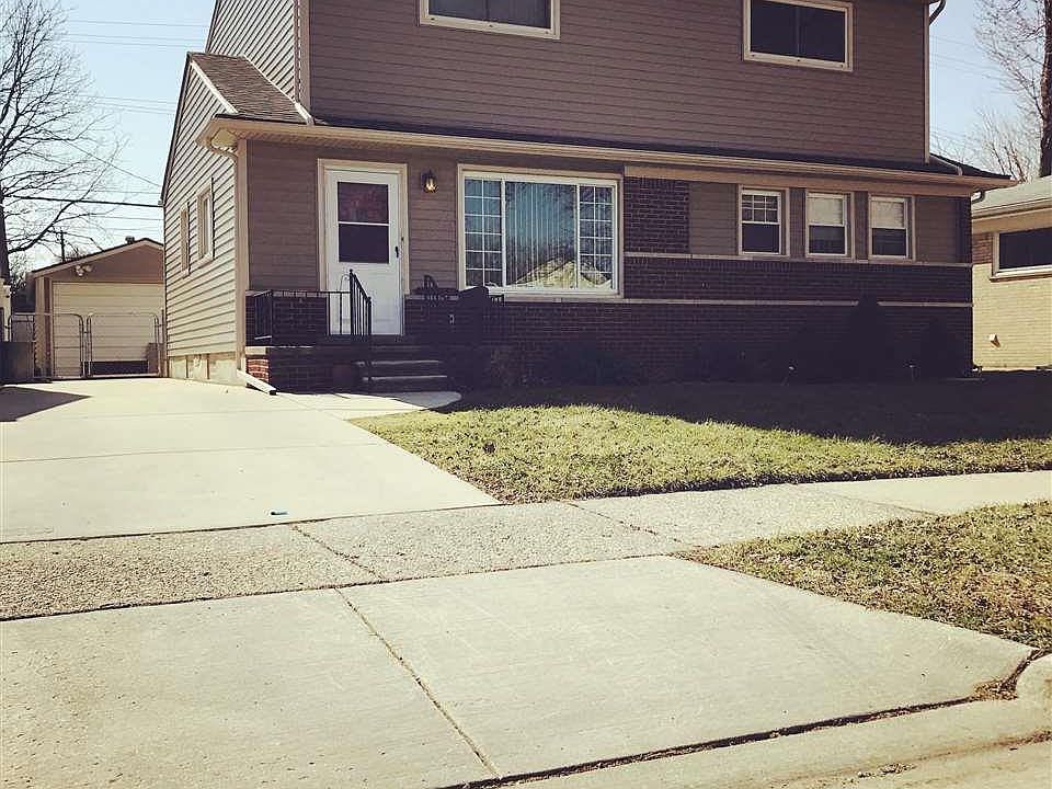 1st image of 21616 Kramer St