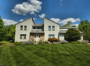 21 Cardinal Dr, Flemington, NJ 08822