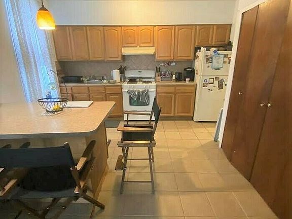 4th image of 28-42 37th St #A