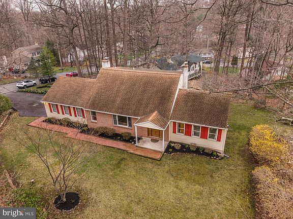 3rd image of 121 Snyder Rd