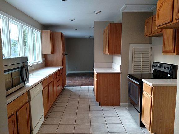 2nd image of 1101 Kurtz St