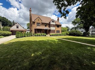 909 8th St SW, Rochester, MN 55902