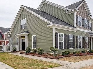 3133 Patrick Henry Dr, Chesapeake, VA 23323
