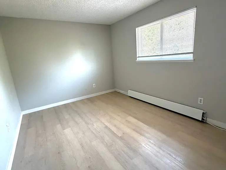 Westwind Apartments — Photo 23