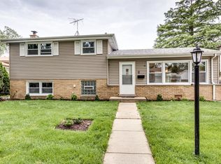 113 Windsor Dr, Des Plaines, IL 60018