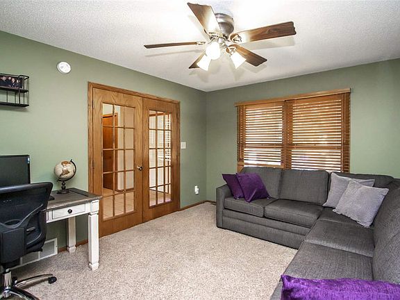 5th image of 604 Hearthside Dr