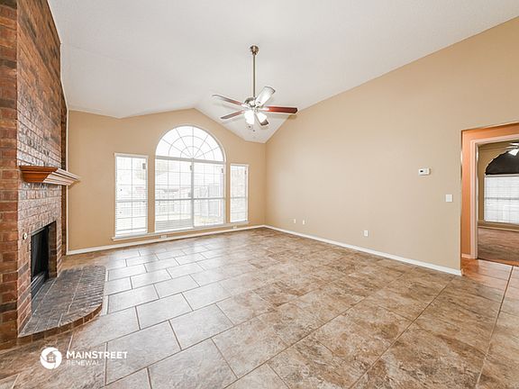 4th image of 204 Boulder Creek Dr