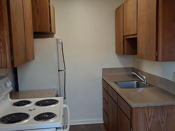 4th image of 2325 10th Ave E APT 302