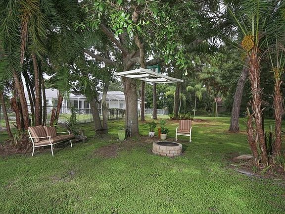 3rd image of 820 Bayshore Dr