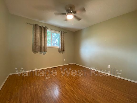 5th image of 643 Hollydell Rd