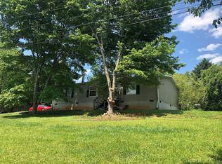 374 Reeves Cove Rd, Candler, NC 28715