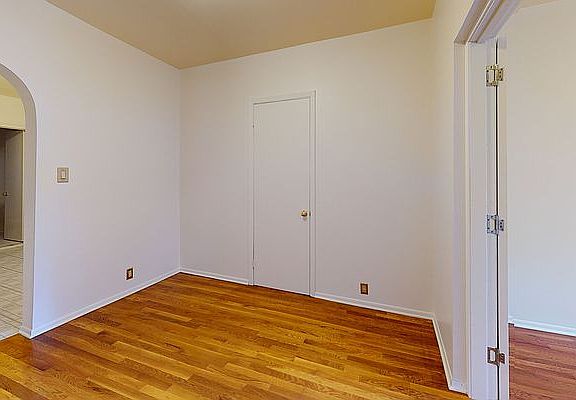 3rd image of 305 E 76th St APT 3B